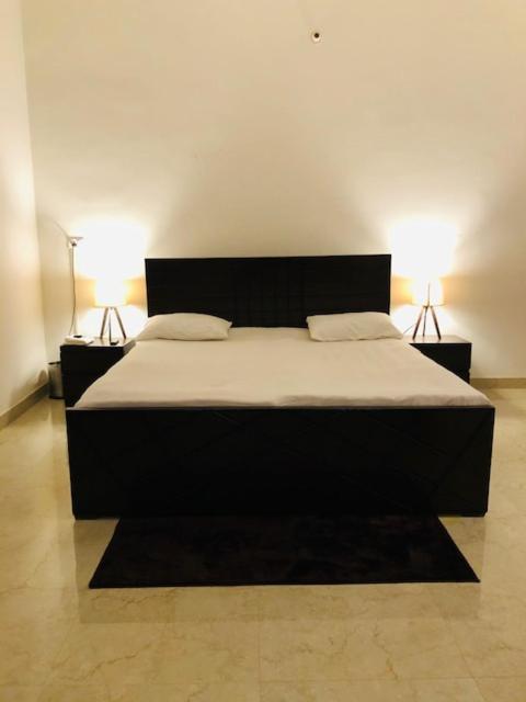 Tattva Luxurious Apartment Váránaszi Kültér fotó